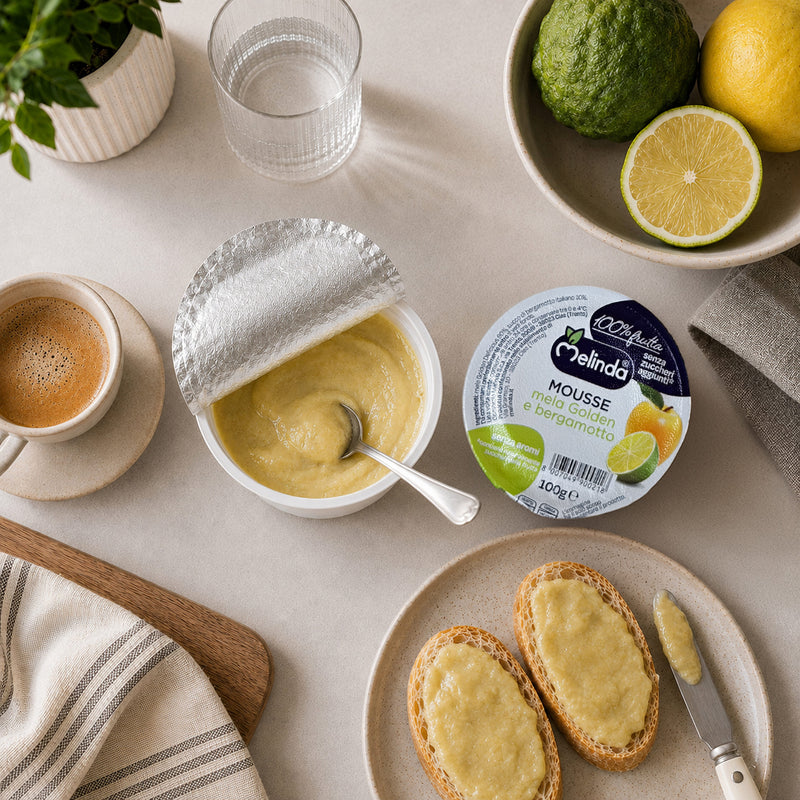 Mousse di frutta Melinda gusto bergamotto servita con frutta fresca